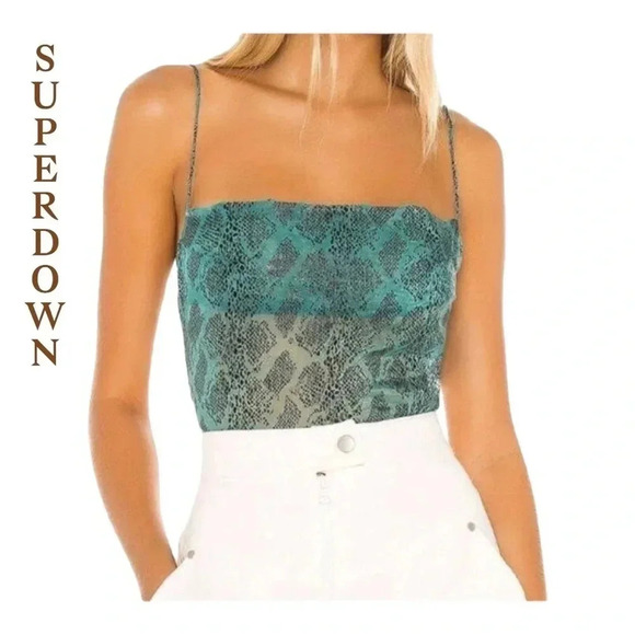 Revolve Superdown Becca Square Neck
Top in Teal Snake size M. NWT - Picture 2 of 10